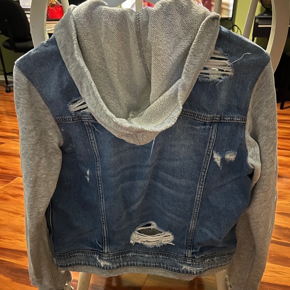 American Eagle Jean Jacket Grey Sleeves - Picture 3 of 3